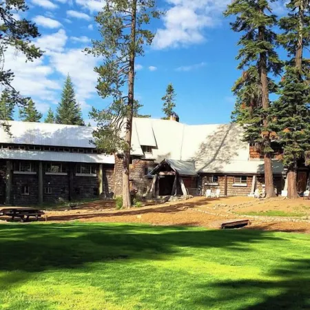 Clair Tappaan Lodge Отели в г. Невада