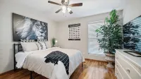 Luxury Retreat!! Heated Pool, Hot tub, grill and close to Everything!