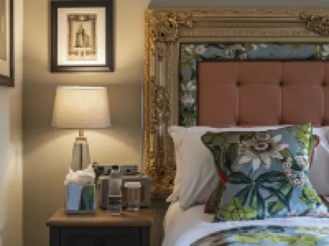 The Kings Arms and Royal Hotel, Godalming, Surrey Hotels in Godalming