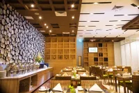 Ayola First Point Hotel - Bintang 3