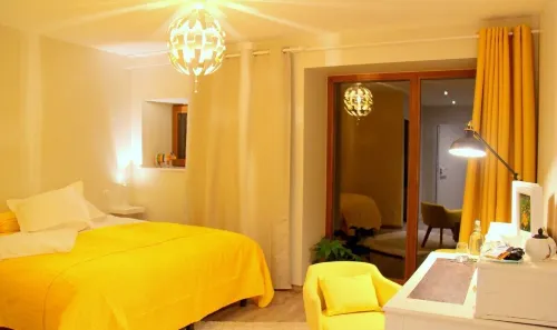 Le Jardin des 4M Saint-Symphorien-de-Mahun 호텔