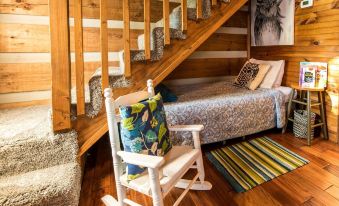 ER17 - the Perfect Getaway - Great Location - Close to Town! Cabin