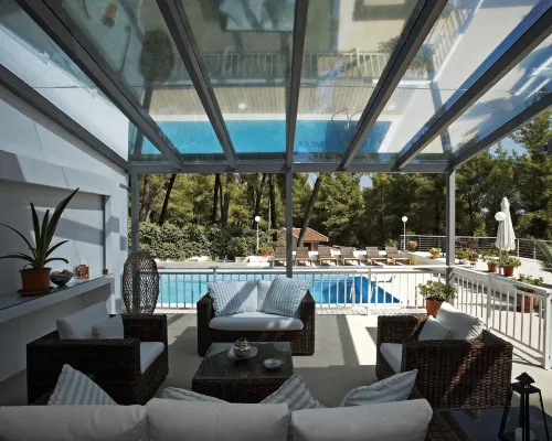 A Private Haven: Hera with Secluded Pool and Garden Hoteles en Sane