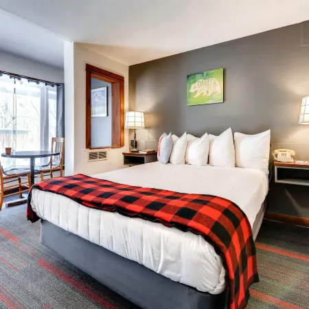 A-Lodge Boulder Отели рядом с достопримечательностью «Университет Наропы»