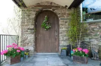 Camelot Restaurant & Inn Hotels in South Abington Township