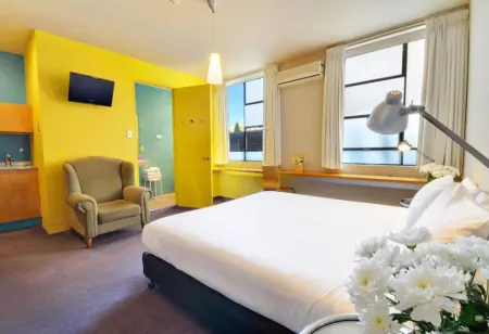 Dive Hotel Отели рядом с достопримечательностью «Wylie's Baths»