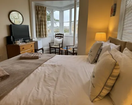 The Pilot Boat Inn Hotels in Bembridge