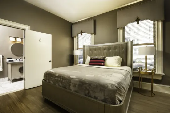 ザ エドワード ホテル