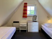 Heide 6Pers Waterfront House at a Typical Dutch Canal, by the Lauwersmeer Hotels in Anjum