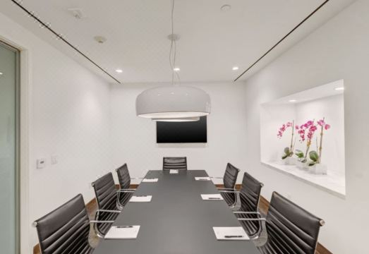 식스티 비벌리 힐스 스탭 응대