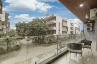 Lime Wood Stay Near Huda City Centre