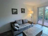 NEW - Exclusive hideaway on Lake Plessow Hotels in Werder