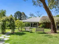 Tranquil Estate with Pool Heated Spa   Gardens Hotels in Mount Eliza