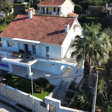 Waterfront Apartment Petrovina