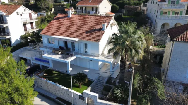 Waterfront Apartment Petrovina