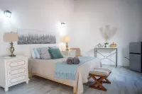 Hugo's Rental - Apartments