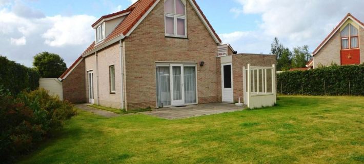 Bungalow in Breskens Near the Beach Отели в г. Брескенс