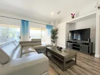 Lakeside Sunset 3 Bedroom by Redawning