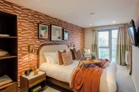 Waterside Living I Luxe Apartments Hotels in Dundry