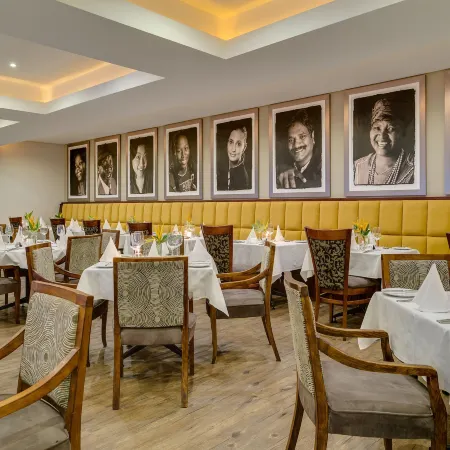 Anew Hotel Capital Pretoria Отели рядом с достопримечательностью «Лофтус Версфельд»