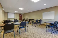 Comfort Inn & Suites Cambridge Hotels in Cambridge