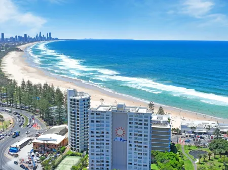 Burleigh Beach Tower Отели рядом с достопримечательностью «Парк Джон Лос»