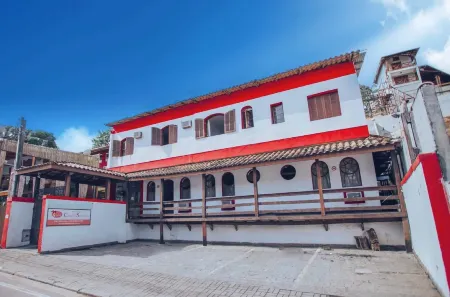 Pousada Chale Suísso Отели рядом с достопримечательностью «Ilhabela»