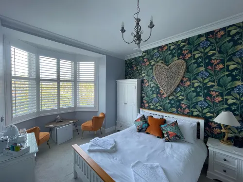 Lantana Guest House