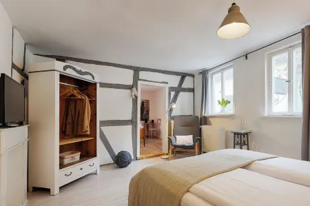 Weinhotel Oechsle & Brix Отели в г. Гаукёнигсхофен