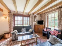 Farmhouse in Beveren Near Beach & Garden - WiFi