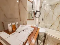Victoria Crown Plaza Hotel - Jacuzzi