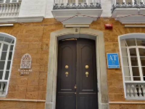 米利亞廣場套房 - 推薦成人入住 加的斯酒店