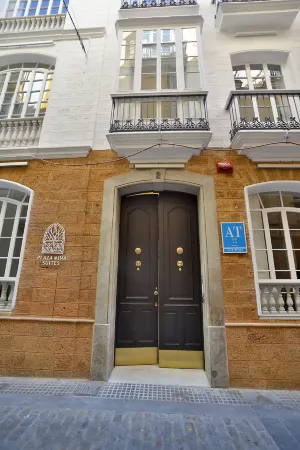 Plaza Mina Suites - Adults Recommended by Luxury Suites Cadiz Отели рядом с достопримечательностью «Convento de San Francisco»