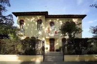 Atika & Atif - Casa Villa Gardenia Venice