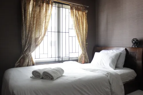 Chic and Cozy 2Br Apartment at Pinewood Jatinangor Near Jatos Hotels in Jatinangor