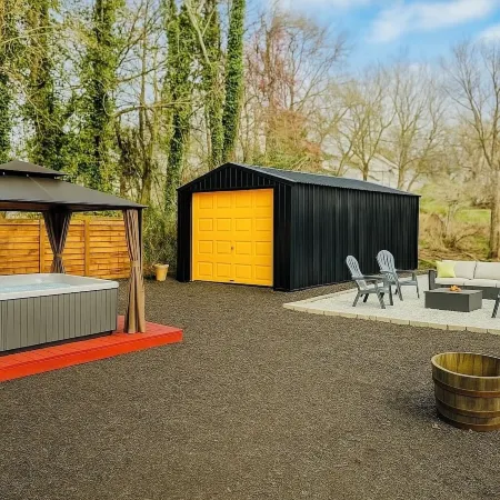 Lakefront Cottage with Hot Tub, Fire Pit & Game Room Cozy Fall & Winter Escape