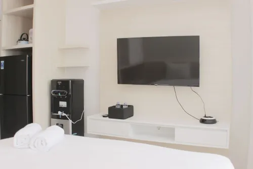 Warm and Cozy Stay Studio at Vasanta Innopark Apartment Hotels in Cibitung