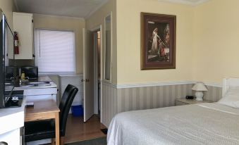 Edgewater Motel and Campground