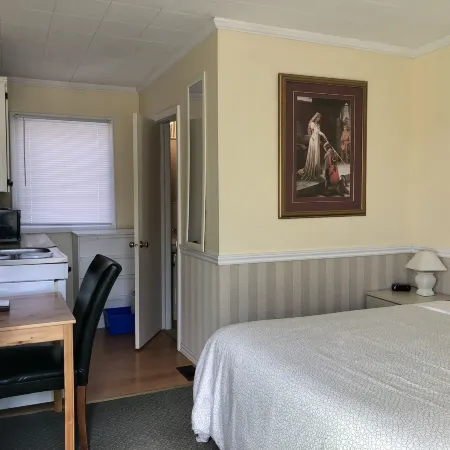 Edgewater Motel and Campground