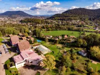 Village de vacances La Bolle Hôtels à : Étival-Clairefontaine