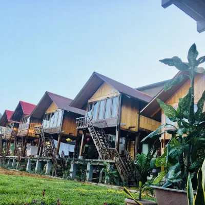 Phong Nha Mountain House Hotels near Paradise Cave