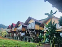 Phong Nha Mountain House Hotels near Tượng đài Thanh Niên Xung Phong