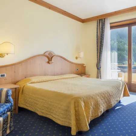 Ariston Lake View Hotel