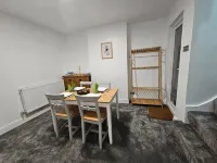 Newly Renovated 2Bed with Garden & Parking