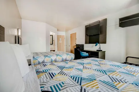 Motel 6 San Antonio, TX - Sea World North Отели в г. Хелотс