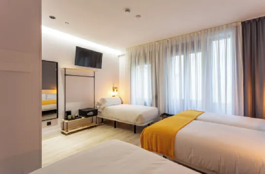 Casual Fuentes Hotels near Bilbao Abando Station