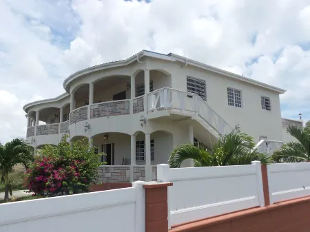 Suite Serenade Отели в г. Cedar Grove