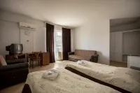 Leader Hotel Hotels in 