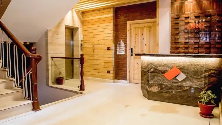 Lalit Service Apartment Отели рядом с достопримечательностью «Golden Temple»