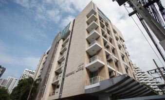 4C - No Impact from Earthquake 2Bedrooms 2 Bath Downtown Bangkok